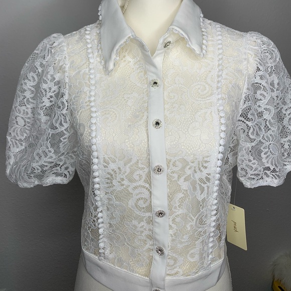 ✨ Lace Rhinestone Button Top ✨ - Picture 7 of 9